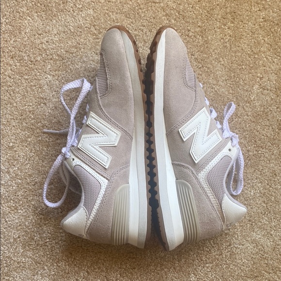 New Balance Rose/Grey Sneakers Classic Retro Style - Picture 2 of 10
